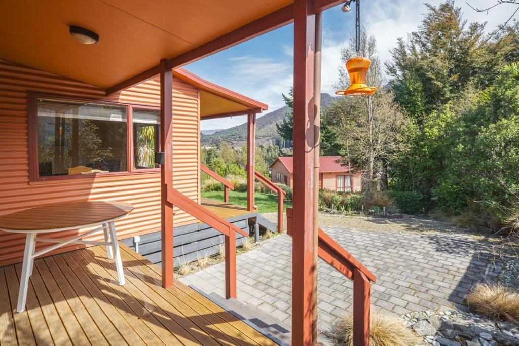 Korimako Ridge - Lake Hawea Holiday Home エクステリア 写真